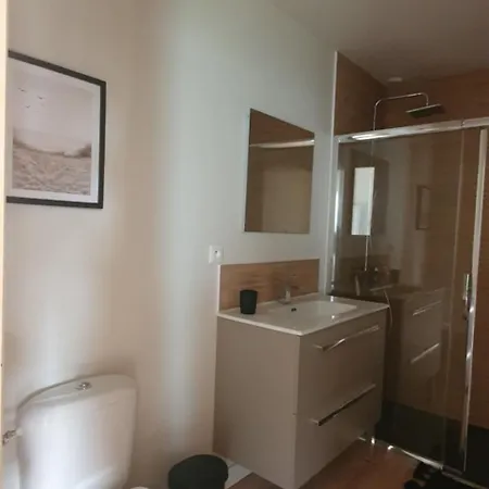 Maisonnette Avec Jardin بيت للعطل Guérande